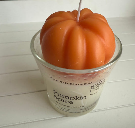 Pumpkin candle in Pumpkin Spice