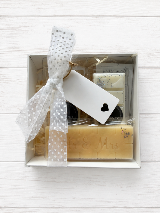 Mr & Mrs Gift Set