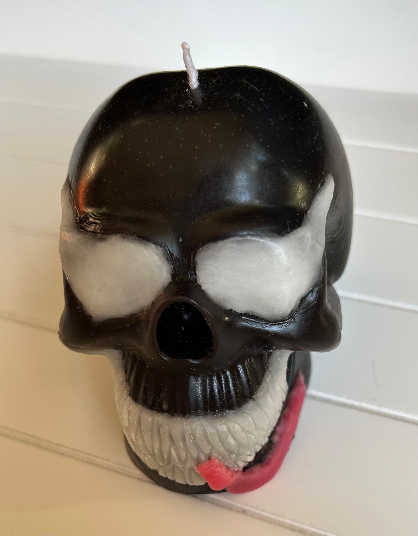 Venom skull candle