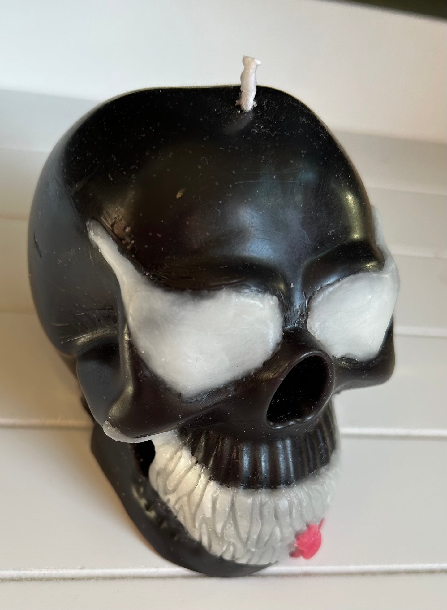 Venom skull candle